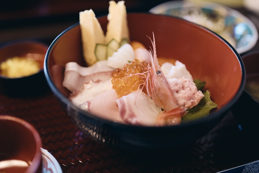 Minimal venue with tree